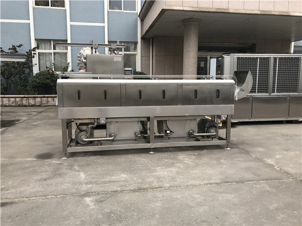 果蔬周轉(zhuǎn)筐清洗機，采用304不銹鋼，易拆裝
